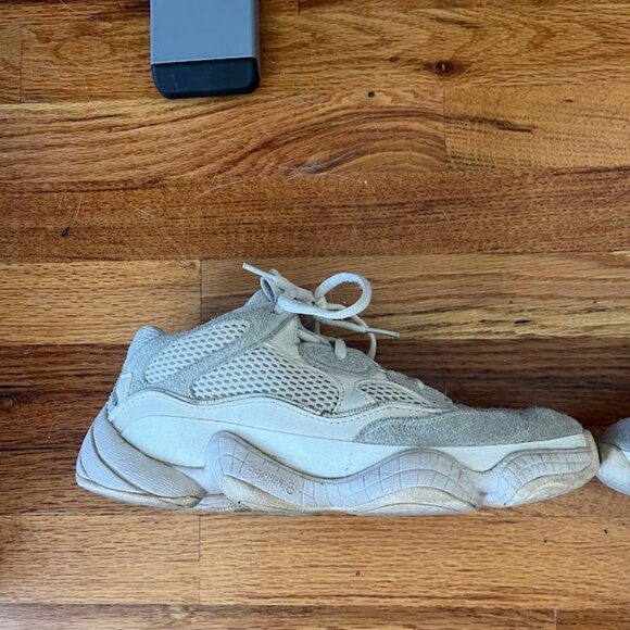 Yeezy 500 Bone White - Picture 2 of 7